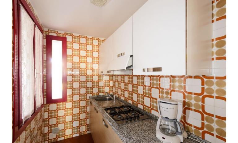 residence HOLIDAY VILLAGE: D8/VSL - angolo cottura (esempio)