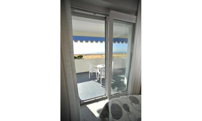 hotel CORALLO: Superior - balcone con vista (esempio)