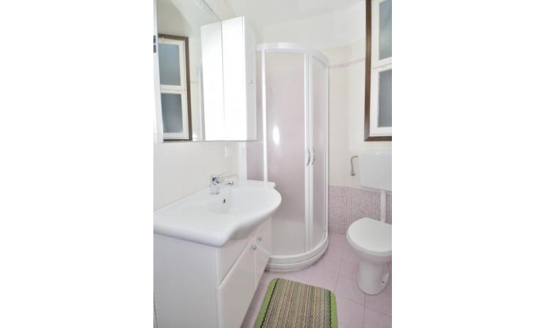 Ferienwohnungen VILLAGGIO TIVOLI: A4 - renoviertes Badezimmer (Beispiel)