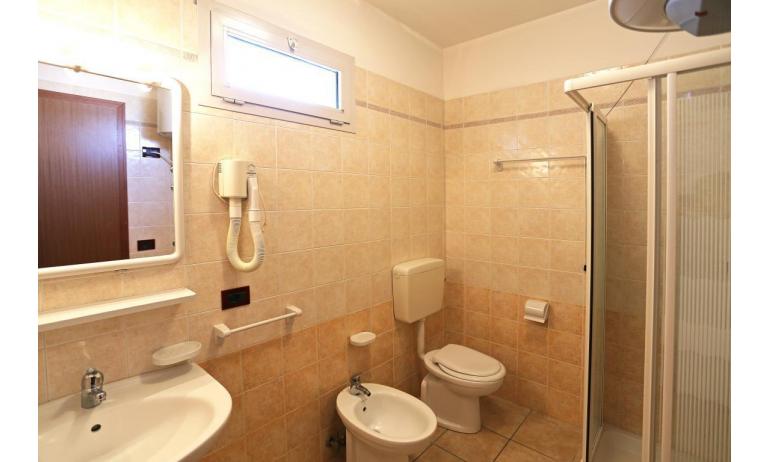 residence LA QUERCIA: C7 - bathroom (example)
