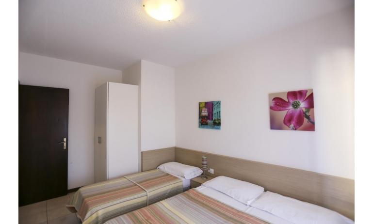 appartament HOLIDAY: C7 - chambre à 3 lits (exemple)