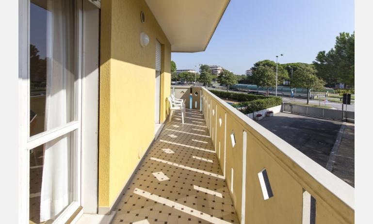 appartamenti LA ZATTERA: C6 - balcone (esempio)