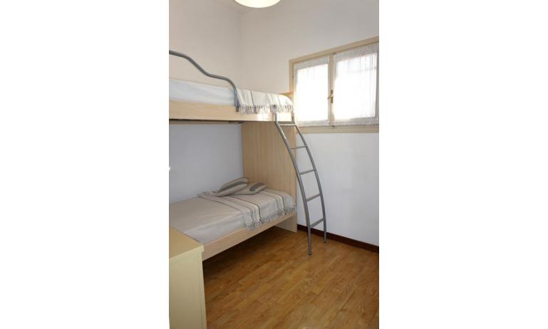 apartments LOS NIDOS: C6 - bedroom with bunk bed (example)