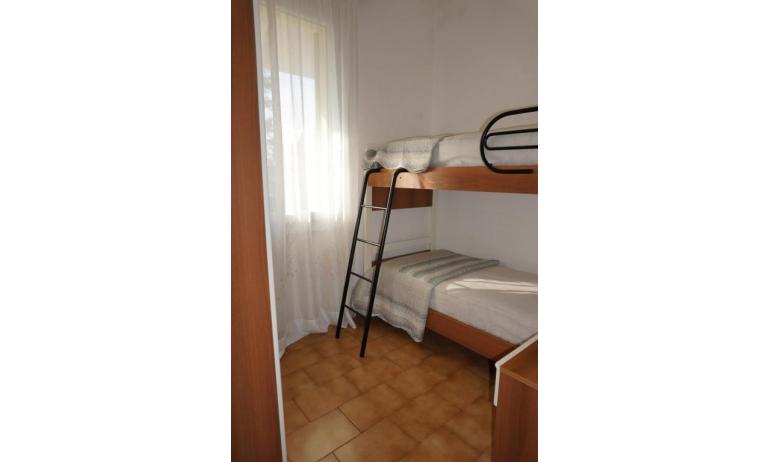 apartments LOS NIDOS: C6 - bedroom with bunk bed (example)