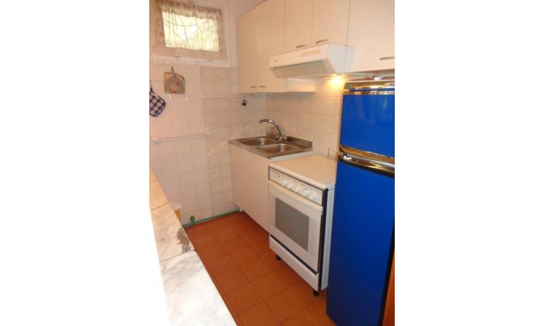 apartments LOS NIDOS: C6 - kitchenette (example)