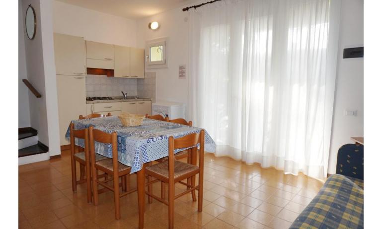 apartments LOS NIDOS: C6 - kitchenette (example)