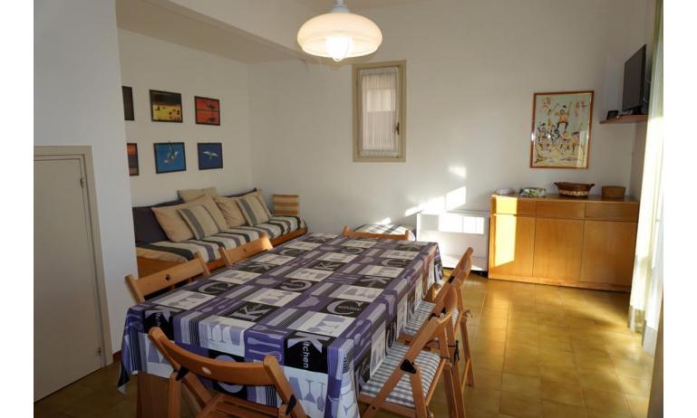 apartments LOS NIDOS: C6 - living room (example)