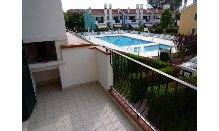 résidence LE BRICCOLE: C5/1 - balcon vue piscine (exemple)