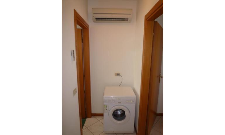residence LE BRICCOLE: C5/1 - washing machine
