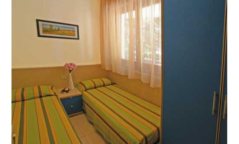 appartament CAMPIELLO: C6/R - chambre avec deux lits (exemple)