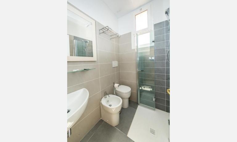 hôtel TORINO: Standard - salle de bain (exemple)