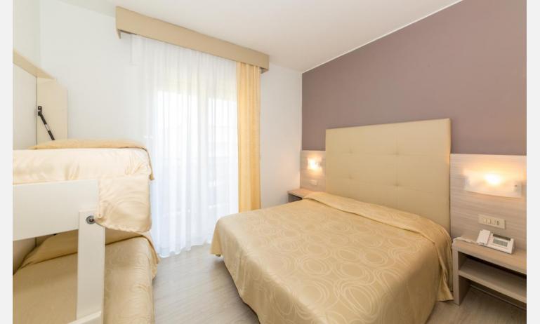 hôtel TORINO: Standard - chambre 4 lits (exemple)