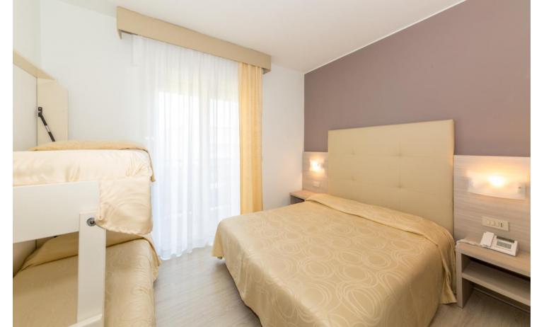Hotel TORINO: Standard - Vierbettzimmer (Beispiel)
