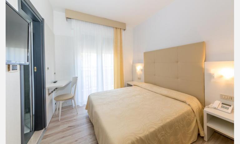 hôtel TORINO: Standard - chambre à coucher double (exemple)
