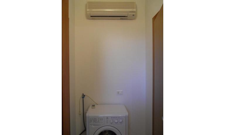 residence TULIPANO: B4 - washing machine