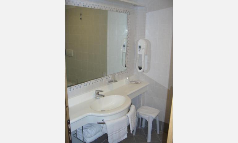 hotel OLYMPUS: Standard - bagno (esempio)
