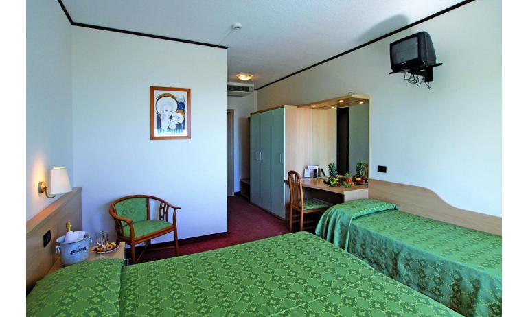 hôtel EUROPA: Standard - chambre à 3 lits (exemple)