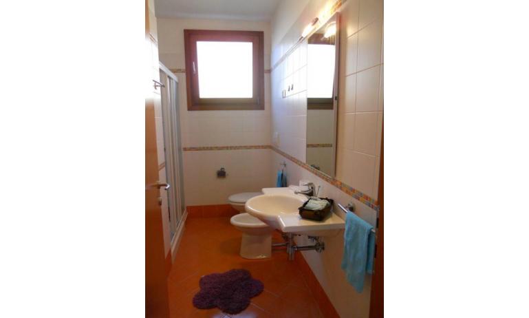 Residence TULIPANO: B5 - Badezimmer mit Duschkabine (Beispiel)