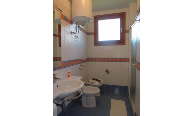 résidence TULIPANO: D8 - salle de bain avec cabine de douche (exemple)