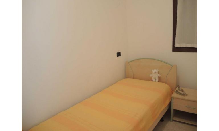 residence LIA: D7* - single bedroom (example)