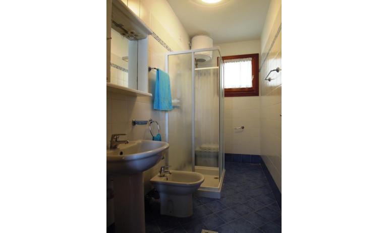 résidence LEOPARDI: B5/1* - salle de bain avec cabine de douche (exemple)