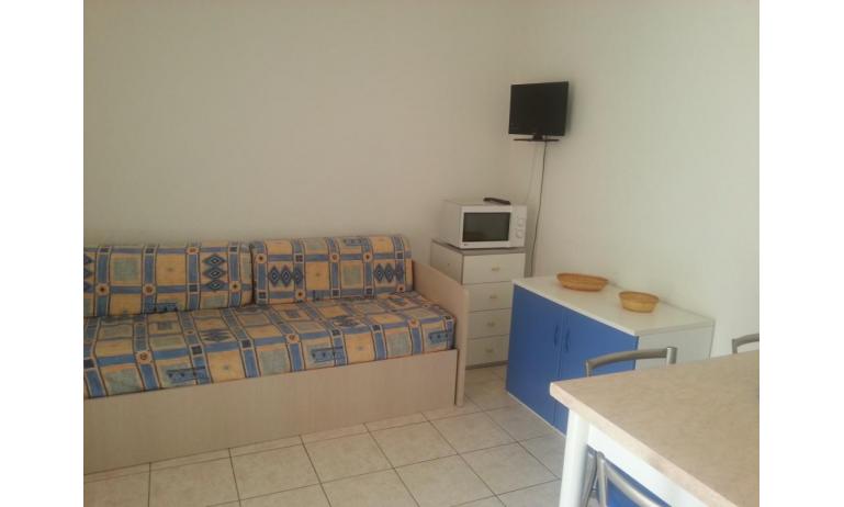 residence LEOPARDI: B5/1* - divano letto doppio (esempio)