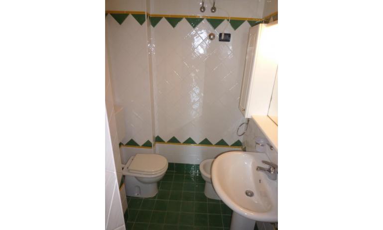 residence SEMIRAMIS: B4 - bathroom (example)