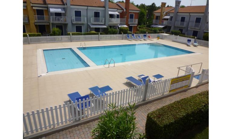 résidence SAN MARCO: C4/1 - balcon vue piscine (exemple)