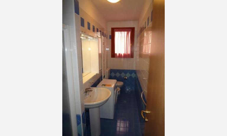 residence LE GINESTRE: C4 - bagno (esempio)