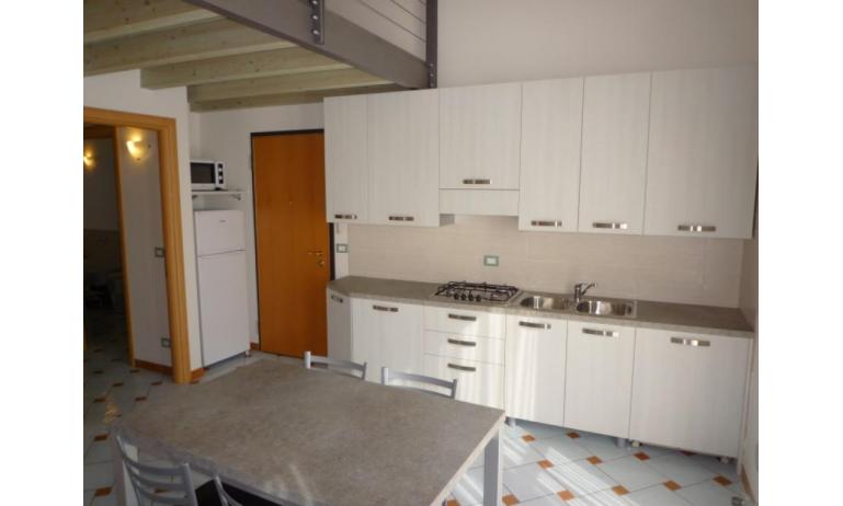 residence LE GINESTRE: C4 - kitchenette (example)