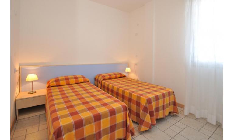 appartament MARA: C6/A - chambre avec deux lits (exemple)