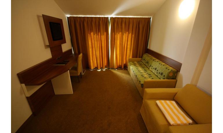 hôtel MAREGOLF: Ideal - canapé-lit double (exemple)