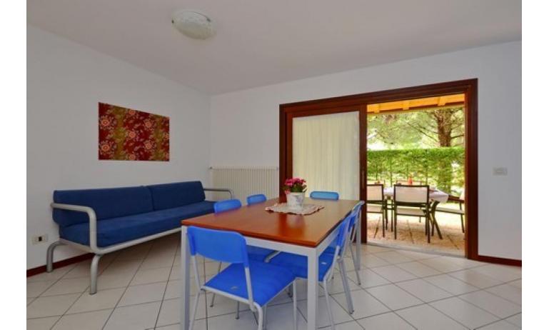 residence VILLE RIO: E10/VSMX - divano letto singolo (esempio)