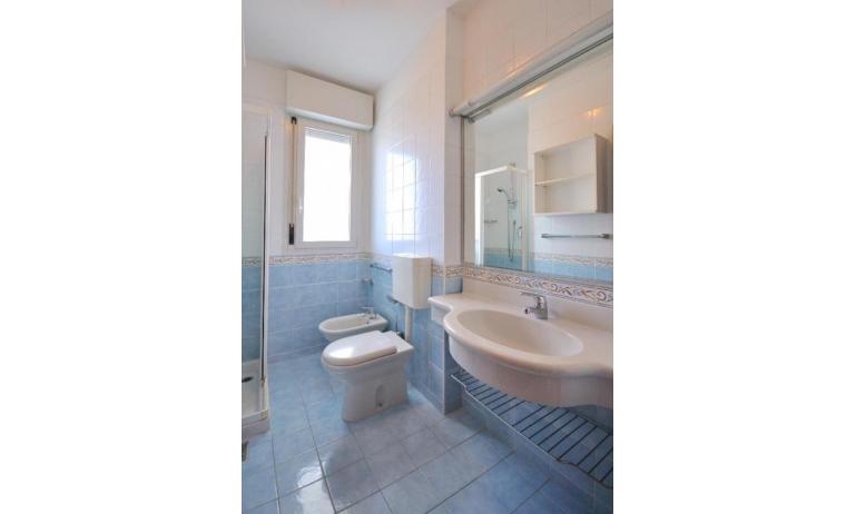 Residence EUROSTAR: C7 - Badezimmer mit Duschkabine (Beispiel)