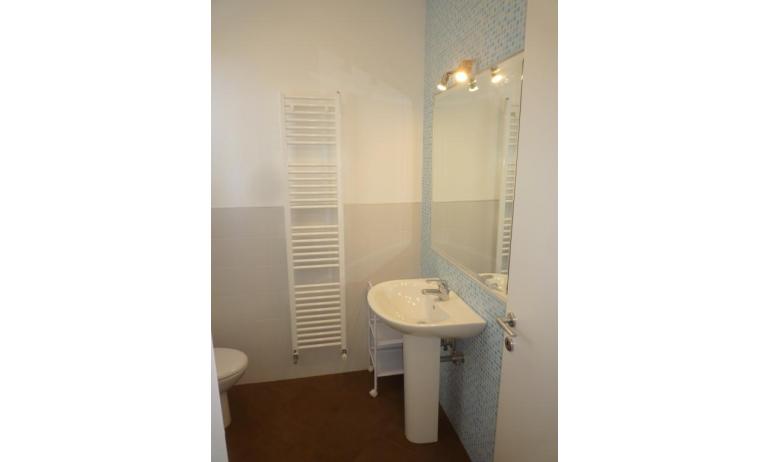 residence LE PALME: D7/P1X - bathroom (example)