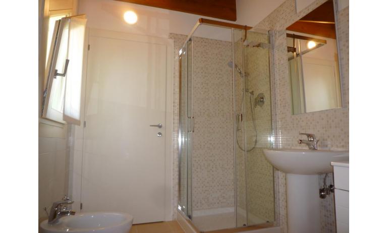 résidence LE PALME: D7/P1X - salle de bain avec cabine de douche (exemple)
