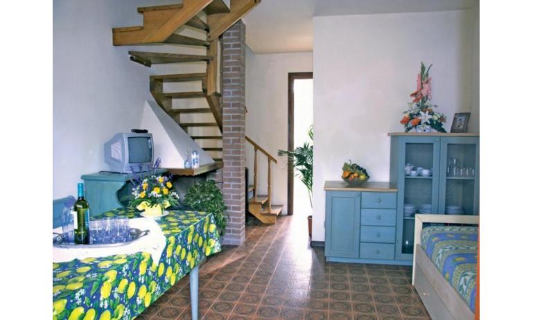 appartamenti DELFINO: C5V/1 - scala interna (esempio)