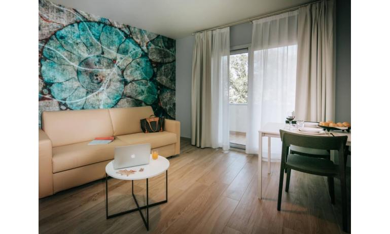 aparthotel TOURING: BB view - soggiorno (esempio)