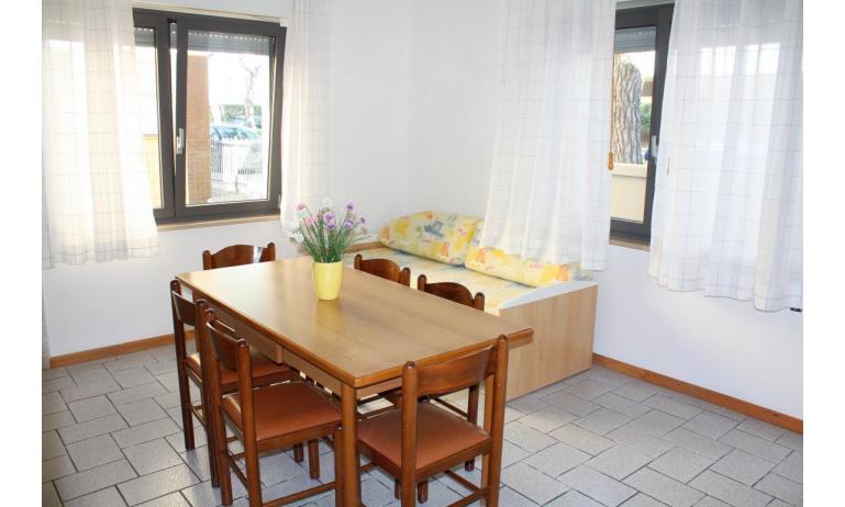 appartamenti VILLA NODARI: C7 - divano letto singolo (esempio)