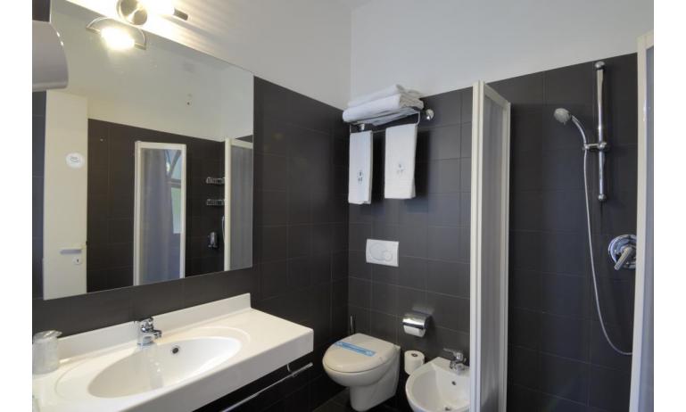 Hotel FIRENZE: standard - Badezimmer mit Duschkabine (Beispiel)