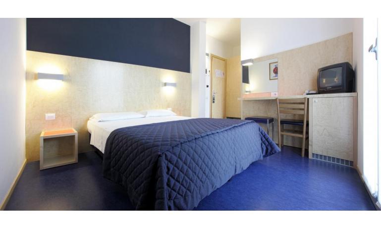 hôtel FIRENZE: standard - chambre à coucher (exemple)