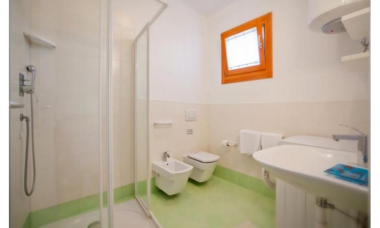 Residence VILLAGGIO A MARE: C6/I - Badezimmer mit Duschkabine (Beispiel)