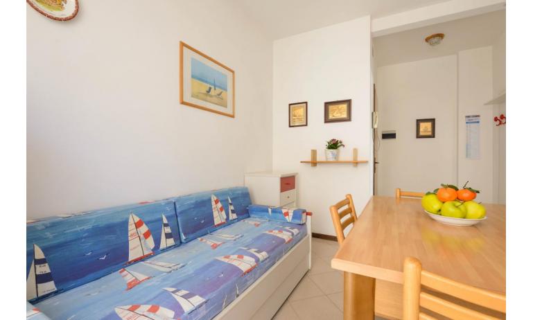 appartamenti CASA GUGLIELMO e ANNA: B5 - soggiorno (esempio)