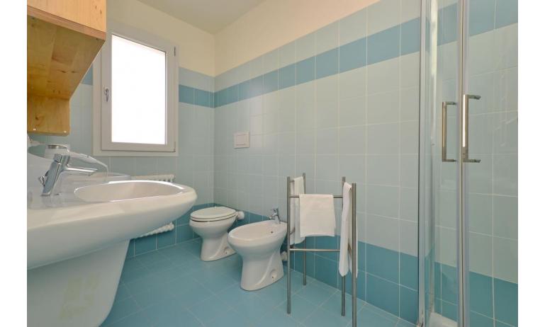 appartamenti BELLAROSA: C7/2 - bagno con box doccia (esempio)