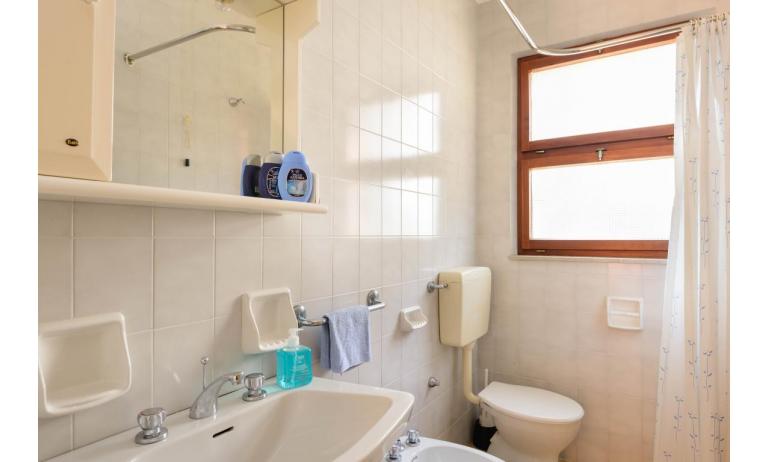 apartments VILLA ROSANNA: B4 - bathroom (example)