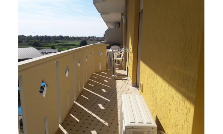 Ferienwohnungen LA ZATTERA: B6 - Balkon (Beispiel)