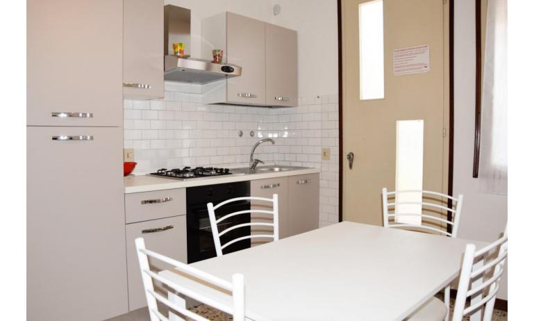 apartments VILLA VANIA: B4+/np - kitchenette (example)