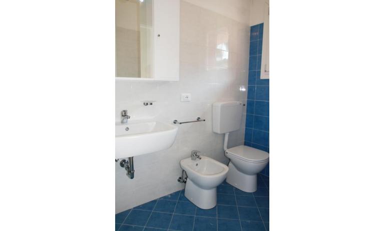 apartments SOLVEIG: B4 - bathroom (example)