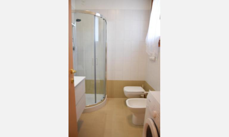 résidence MILANO DUNE: C6 - salle de bain avec cabine de douche (exemple)