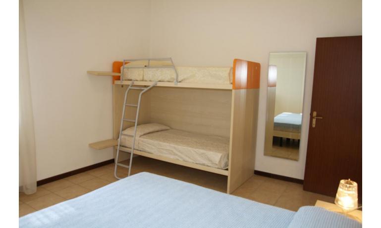 Ferienwohnungen JOLLY: B6 - Schlafzimmer (Beispiel)